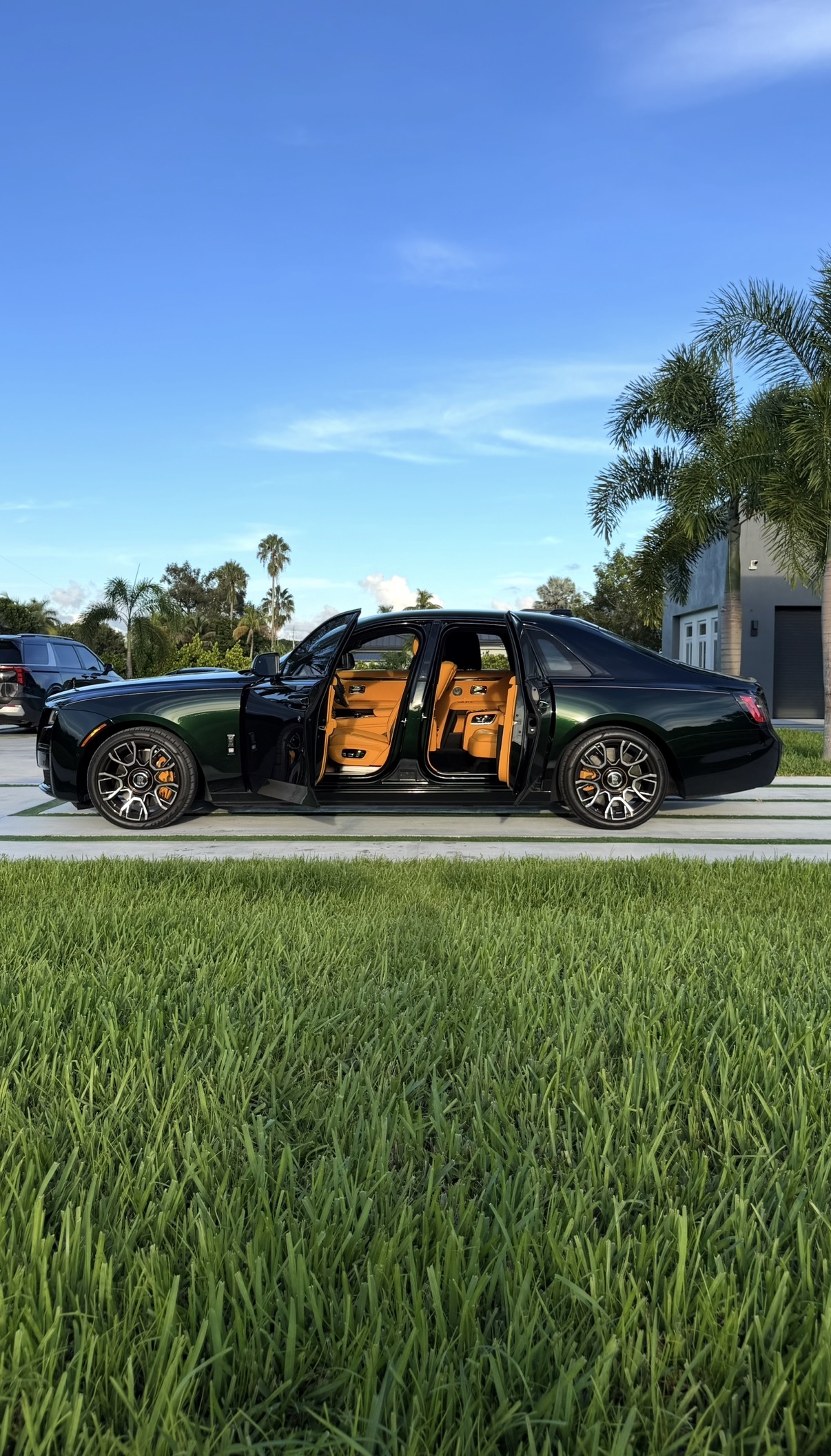 Used 2024 Rolls-Royce Ghost Black Badge w/ Black Badge Ghost Package AWD/4WD image 5