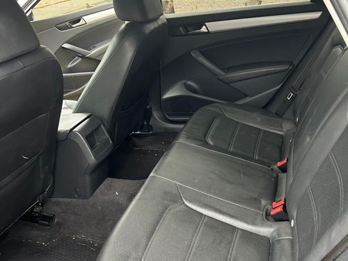Used 2012 Volkswagen Passat 2.5 SE image 9