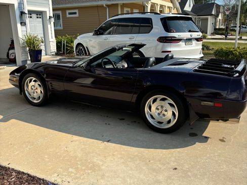 Used 1994 Chevrolet Corvette Convertible image 1