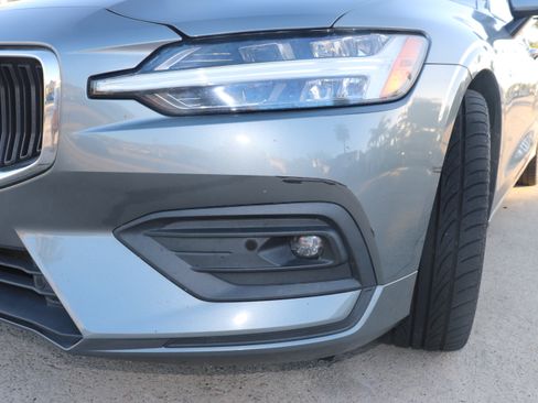 Used 2021 Volvo V60 T5 Momentum w/ Premium Package image 13