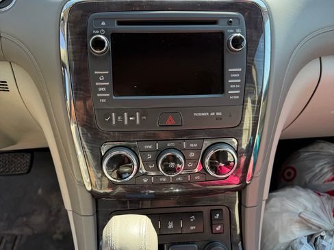Used 2016 Buick Enclave Leather AWD/4WD image 14