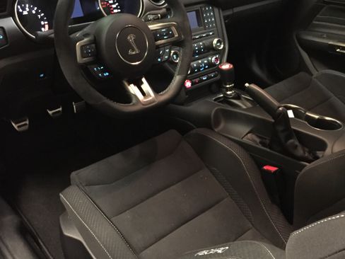 Used 2016 Ford Mustang Shelby GT350 w/ Track Package RWD image 4