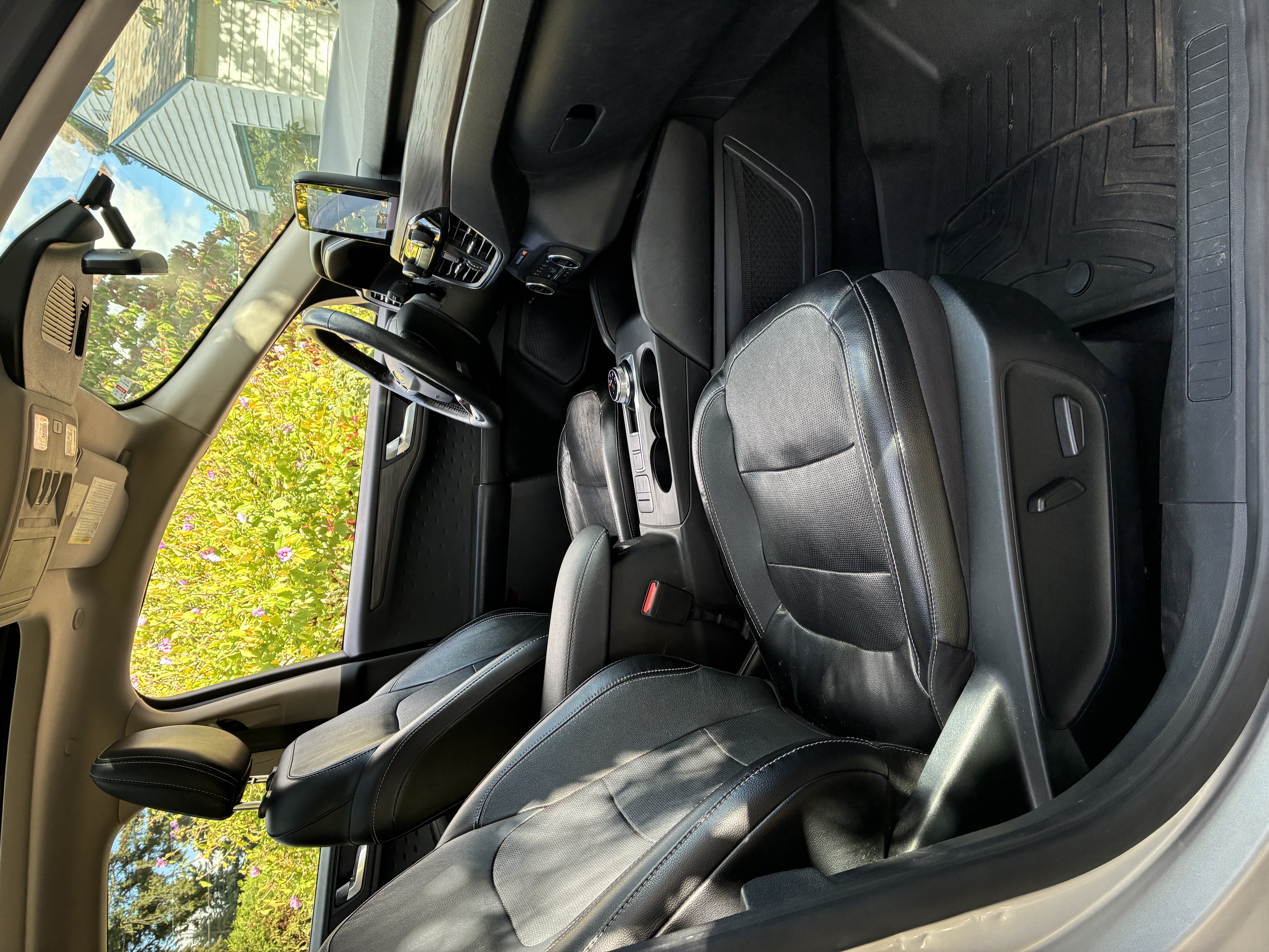 Used 2020 Ford Escape Titanium FWD image 12