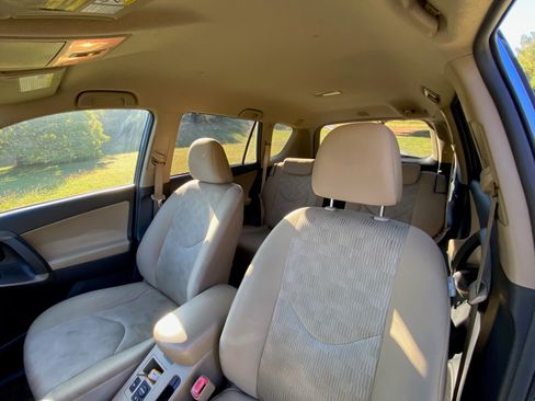 Used 2009 Toyota RAV4 4WD image 9