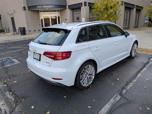 Used 2018 Audi A3 e-tron Premium image 4