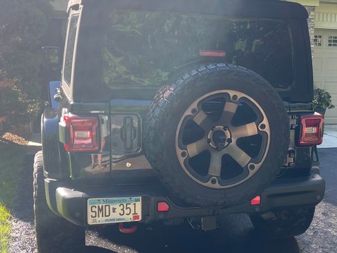 Used 2018 Jeep Wrangler Unlimited Rubicon AWD/4WD image 4