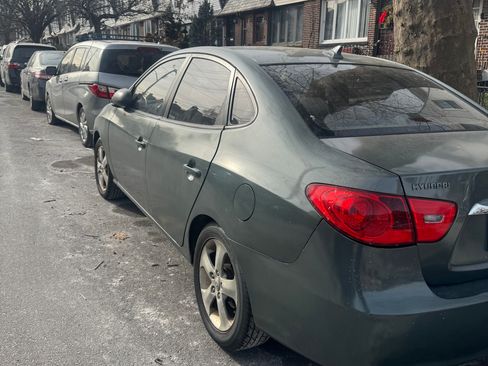 Used 2010 Hyundai Elantra SE image 1
