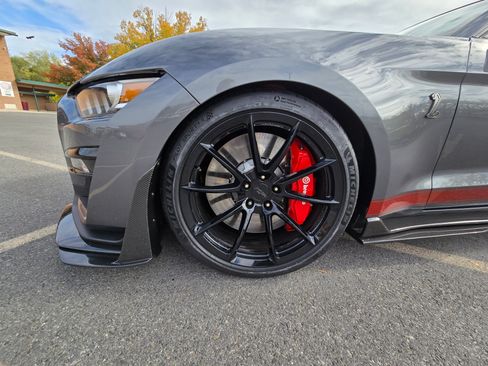 Used 2021 Ford Mustang Shelby GT500 w/ Carbon Fiber Track Pack image 12