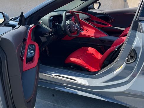Used 2024 Chevrolet Corvette Stingray Preferred Conv w/ Z51 Performance Package RWD image 8