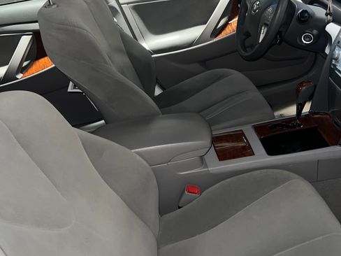 Used 2009 Toyota Camry XLE image 16