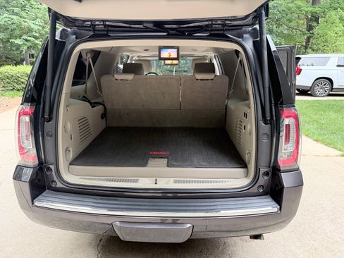 Used 2016 GMC Yukon XL Denali w/ Open Road Package AWD/4WD image 8