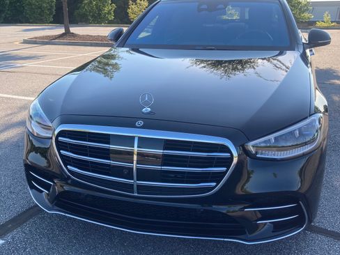 Used 2025 Mercedes-Benz S 580 4MATIC Sedan image 2