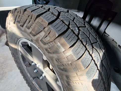 Used 2012 Jeep Wrangler Unlimited Sahara image 9