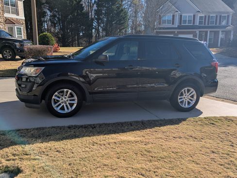 Used 2016 Ford Explorer FWD image 1