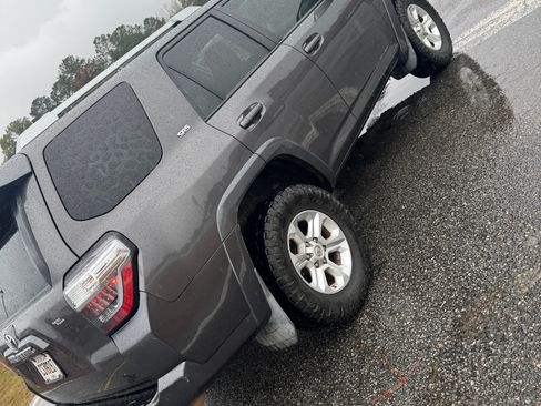 Used 2018 Toyota 4Runner SR5 Premium image 12