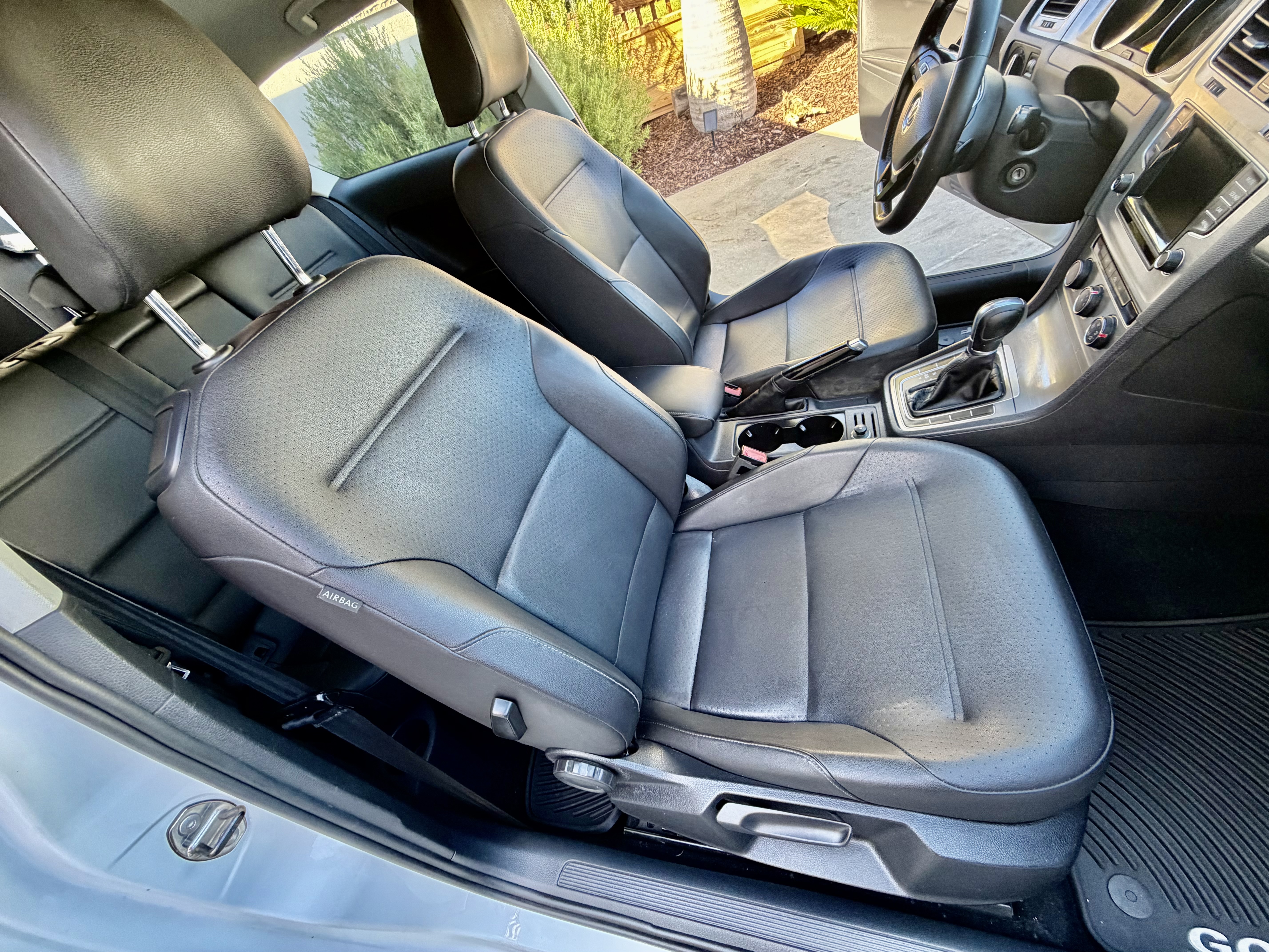 Used 2015 Volkswagen Golf S FWD image 14