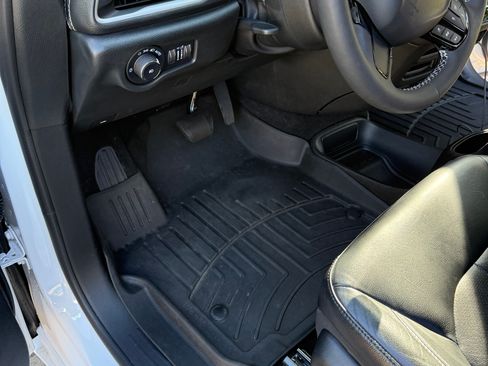 Used 2022 Chrysler Pacifica Touring-L w/ S Appearance Package FWD image 14