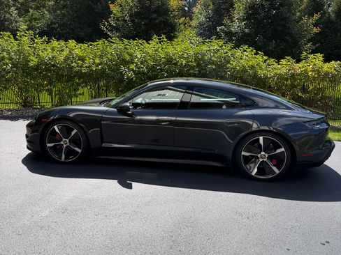 Used 2020 Porsche Taycan 4S AWD/4WD image 2