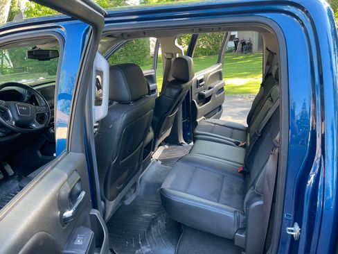 Used 2015 GMC Sierra 1500 SLE w/ All-Terrain Package AWD/4WD image 6