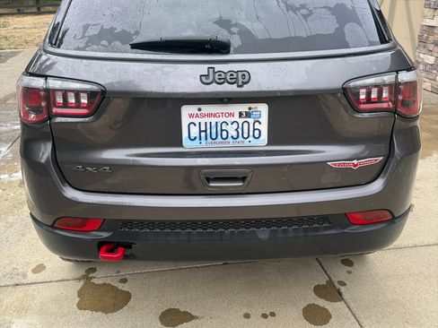 Used 2020 Jeep Compass Trailhawk AWD/4WD image 5