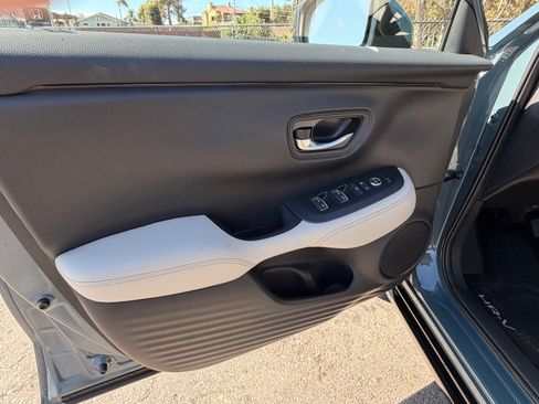 Used 2025 Honda HR-V EX-L image 11
