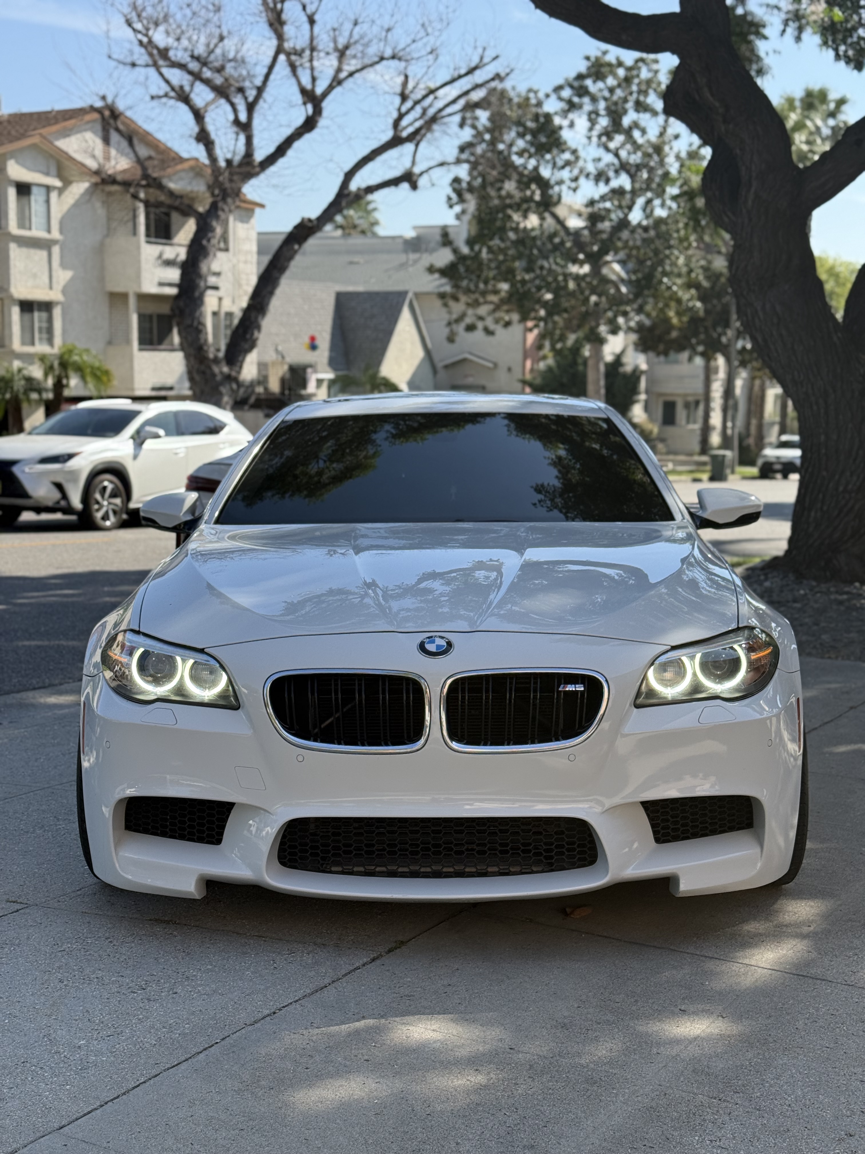 Used 2014 BMW M5 RWD image 2