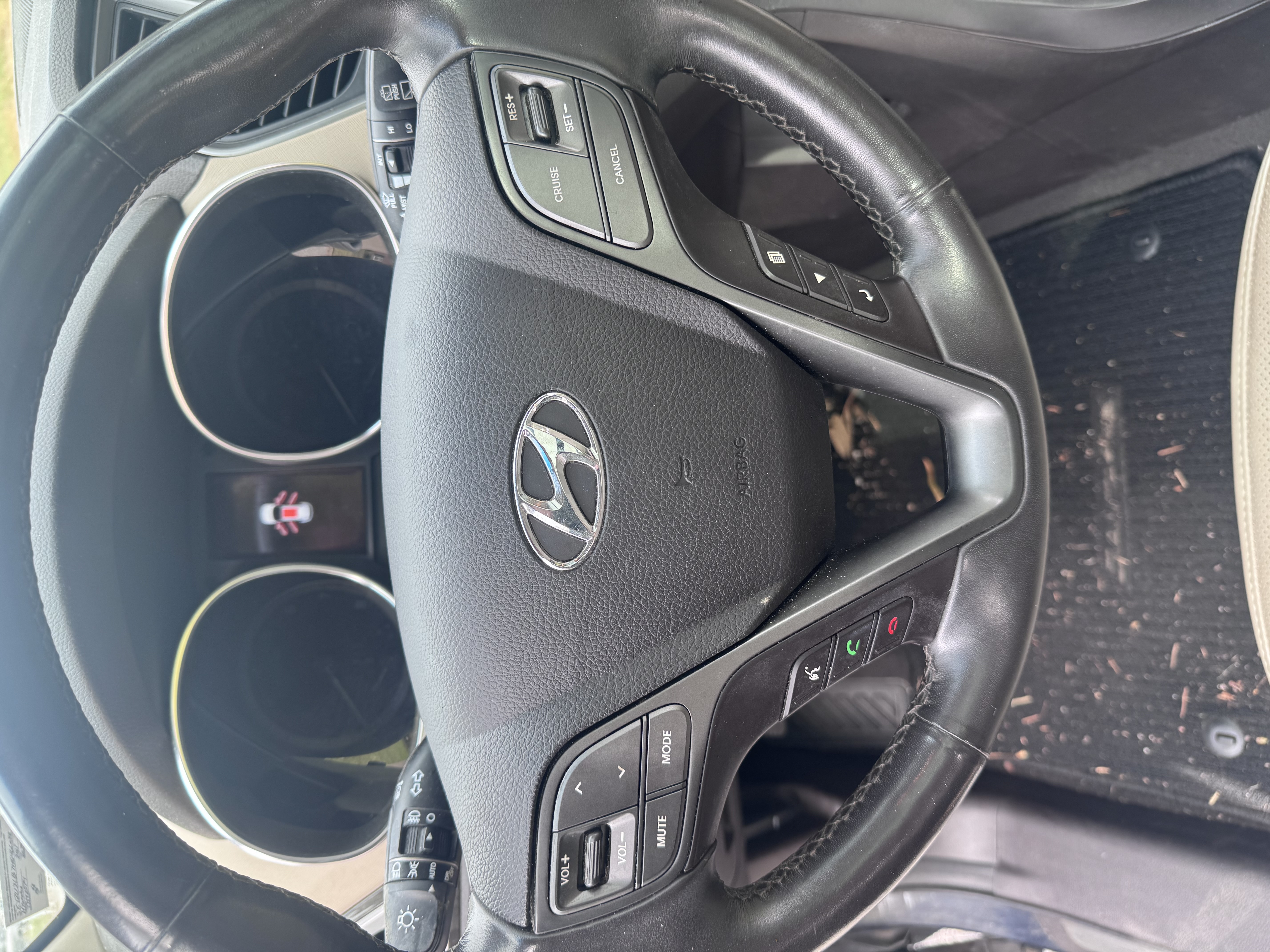 Used 2017 Hyundai Santa Fe Sport w/ 2.4L Tech Package 04 FWD image 12
