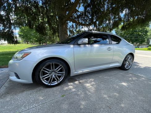 Used 2012 Scion tC FWD image 4
