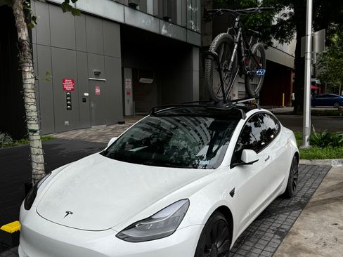 Used 2023 Tesla Model 3 Performance image 1