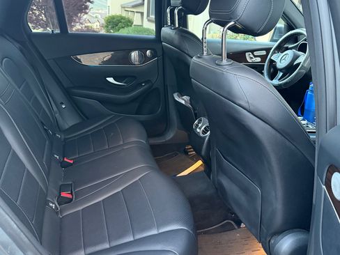 Used 2017 Mercedes-Benz GLC 300 4MATIC image 6