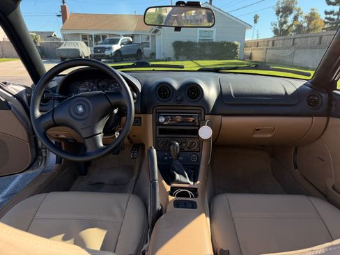 Used 1999 MAZDA MX-5 Miata image 24