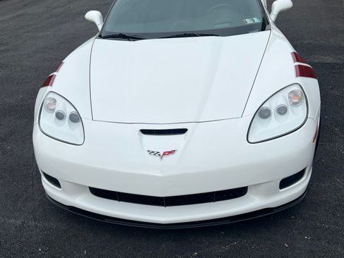 Used 2007 Chevrolet Corvette Z06 w/ Preferred Equipment Group RWD image 2