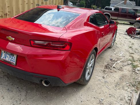 Used 2018 Chevrolet Camaro LT image 5