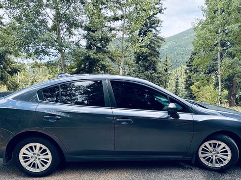 Used 2017 Subaru Impreza 2.0i Premium AWD/4WD image 2