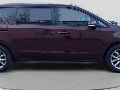 Used 2020 Kia Sedona EX image 4