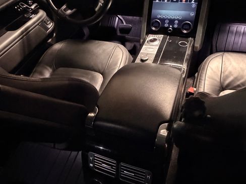 Used 2021 Land Rover Range Rover image 5