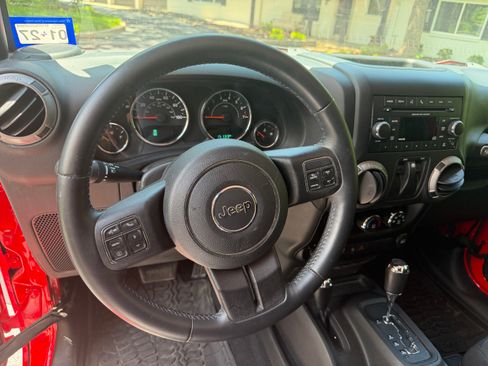 Used 2016 Jeep Wrangler Sport AWD/4WD image 16