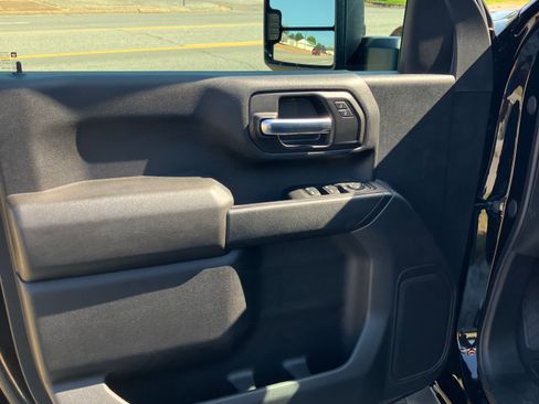 Used 2026 Chevrolet Silverado 2500 Custom AWD/4WD image 9