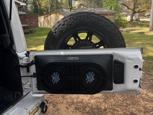 Used 2015 Jeep Wrangler Unlimited Sahara w/ Connectivity Group image 30