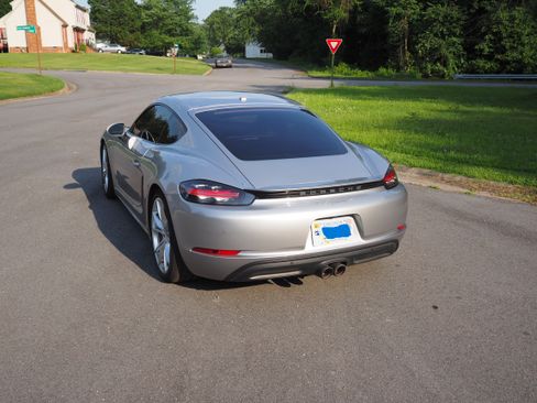 Used 2018 Porsche 718 Cayman S RWD image 10