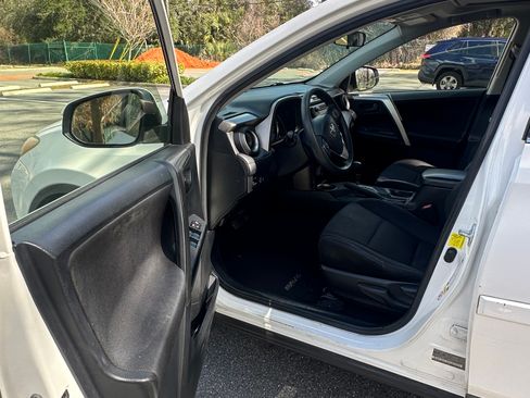 Used 2013 Toyota RAV4 XLE image 6