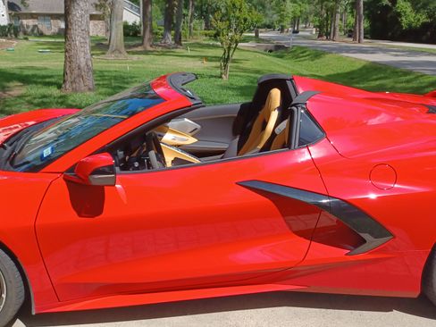 Used 2023 Chevrolet Corvette Stingray Premium Conv w/ Z51 Performance Package image 2