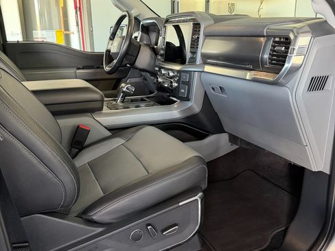 Used 2022 Ford F150 Lariat w/ Equipment Group 502A High image 9