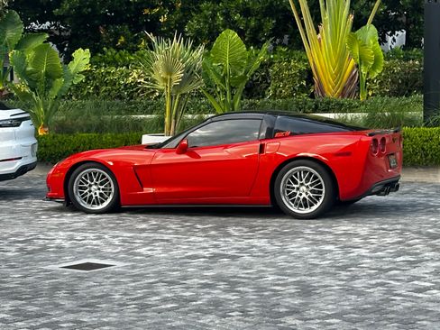 Used 2012 Chevrolet Corvette Coupe w/ 2LT Preferred Equipment Group image 5