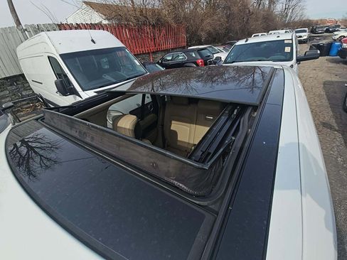 Used 2020 Land Rover Range Rover HSE image 14