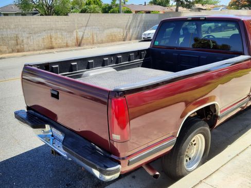 Used 1997 Chevrolet Silverado 2500 2WD Extended Cab w/ Preferred Equipment Group 2 image 9
