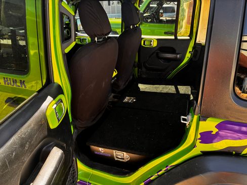 Used 2018 Jeep Wrangler Unlimited Sport S image 4