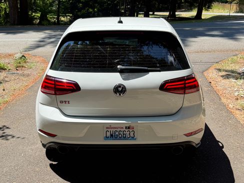 Used 2019 Volkswagen GTI SE FWD image 8