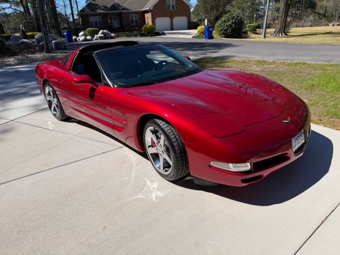 Used 2004 Chevrolet Corvette Coupe 2D w/ Preferred Equipment Group image 4