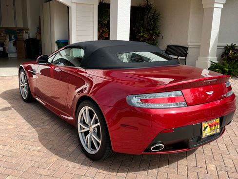 Used 2015 Aston Martin V8 Vantage Roadster RWD image 24